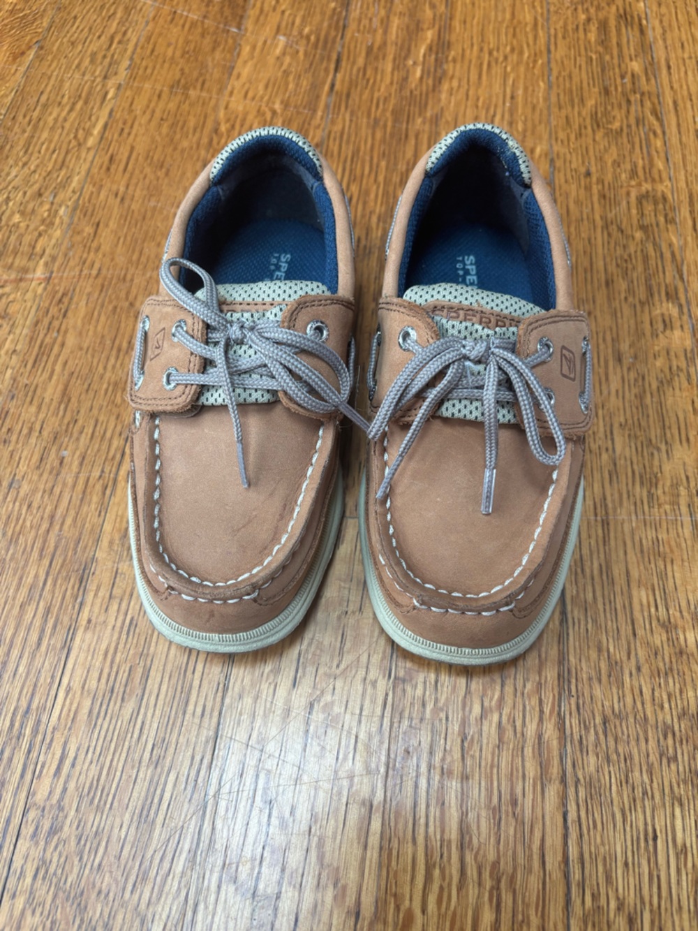 Sperry Lanyard Boys Boat Shoes. Size 11.